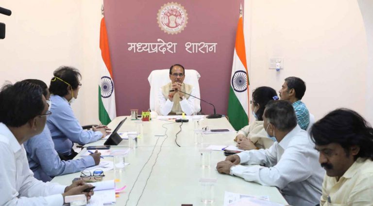 अंतर्राष्ट्रीय योग दिवस मनाने की बेहतर तैयारी की जाए : सीएम शिवराज