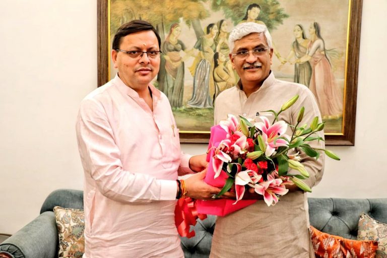 केन्द्रीय जलशक्ति मंत्री शेखावत से मिले उत्तराखंड के सीएम धामी