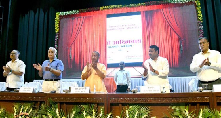 स्वामित्व योजना  : 11 लाख परिवारों को ग्रामीण आवासीय अधिकार अभिलेख ‘घरौनी’ वितरित की गई – सीएम योगी