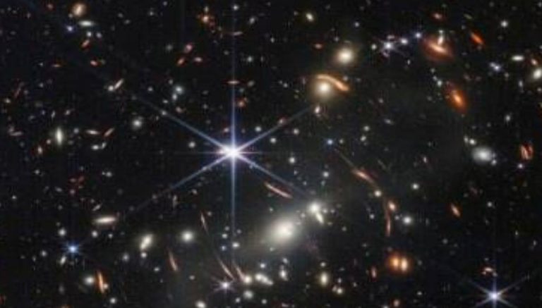 NASA James Webb Space Telescope: नासा के जेम्स वेब स्पेस की जारी तस्वीर में दिखा ब्रह्मांड का अद्भुत नजारा