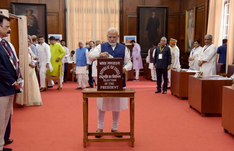 राष्ट्रपति चुनाव के लिए वोटिंग प्रक्रिया जारी, पीएम मोदी, शाह और योगी ने किया मतदान