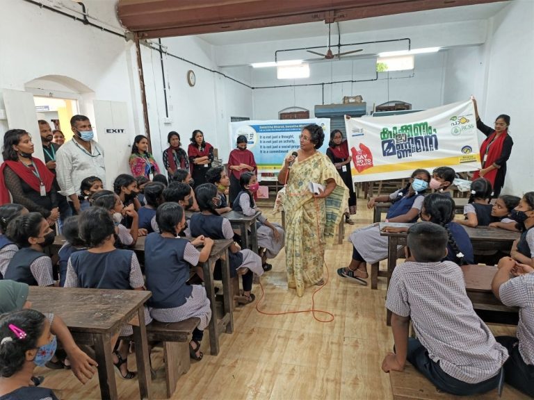Chief GM (HR), Kochi Refinery interacts with students at Swachhata Awareness campaign