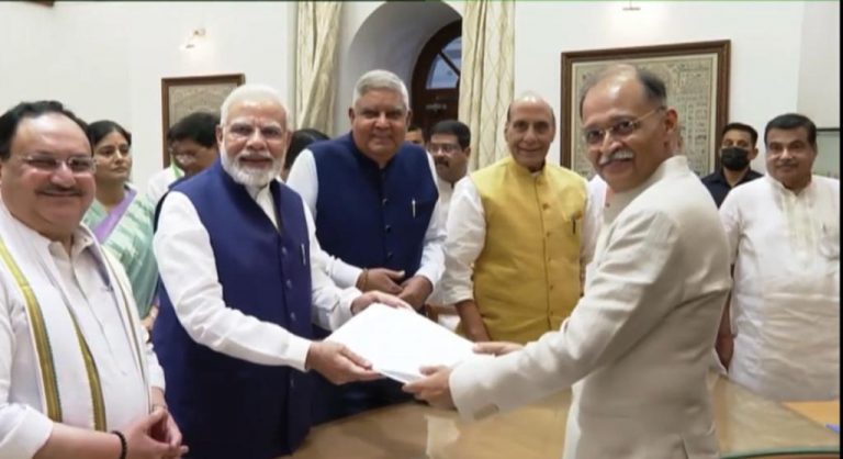 NDA उपराष्ट्रपति पद के उम्मीदवार जगदीप धनखड़ ने अपना नामांकन दाखिल किया