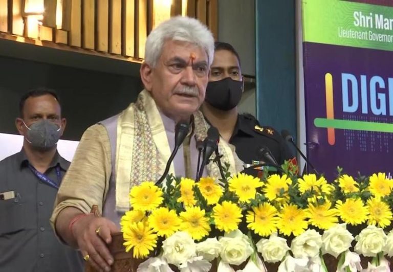 जम्मू-कश्मीर : जो डिजिटल रूप से सशक्त है, वही साक्षर है – उपराज्यपाल मनोज सिन्हा