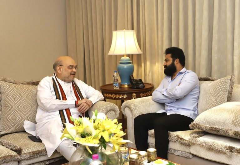 केन्द्रीय गृहमंत्री अमित शाह की जूनियर NTR से मुलाकात
