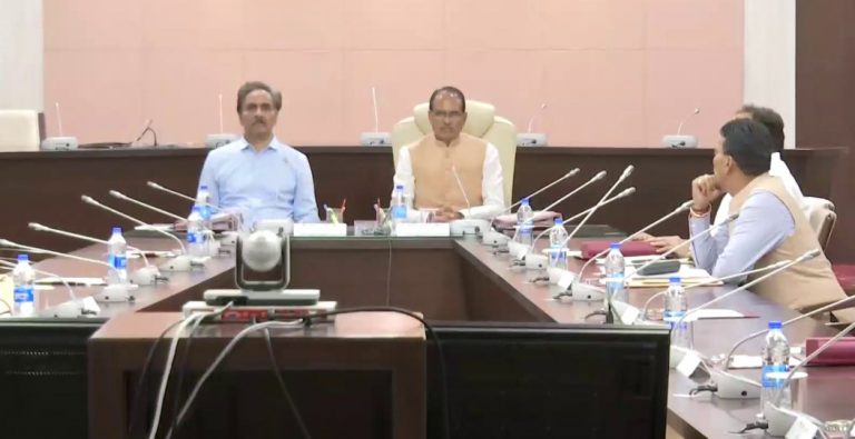 मप्र : सीएम शिवराज सिंह ने सिंगल क्लिक के माध्यम से विदिशा ज़िले के बाढ़ प्रभावित लोगों को राहत राशि वितरित की