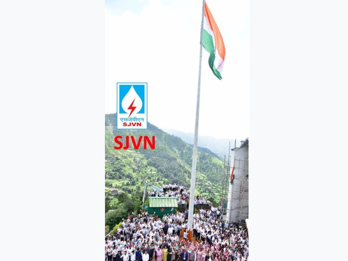 _Highest_National_Flag_in_Shimla_Town_hoisted_at_SJVN_Corporate_Office