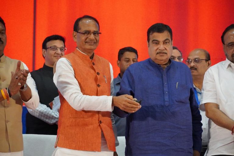 सीएम शिवराज एवं नितिन गडकरी ने किया 2300 करोड़ रु के राजमार्ग परियोजनाओं का उद्घाटन एवं शिलान्यास