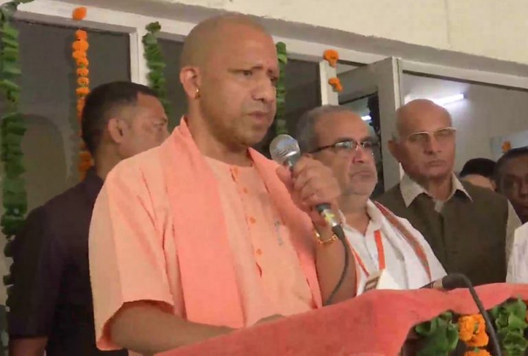 उप्र : सीएम योगी ने विभिन्न विकास परियोजनाओं की आधारशिला रखी