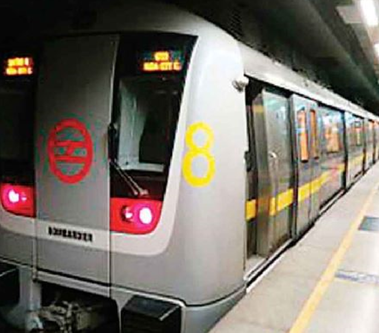 दिल्ली मेट्रो की येलो लाइन पर तकनीकी कारणों से सेवा फिलहाल रूकी