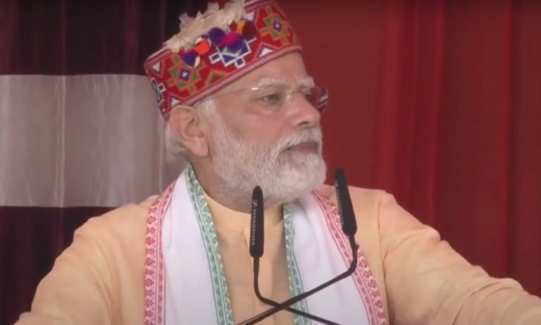 कुल्लू : रघुनाथ जी के दर्शन के लिए पहुंचे PM मोदी, कुल्लू दशहरा में शामिल होने वाले पहले PM