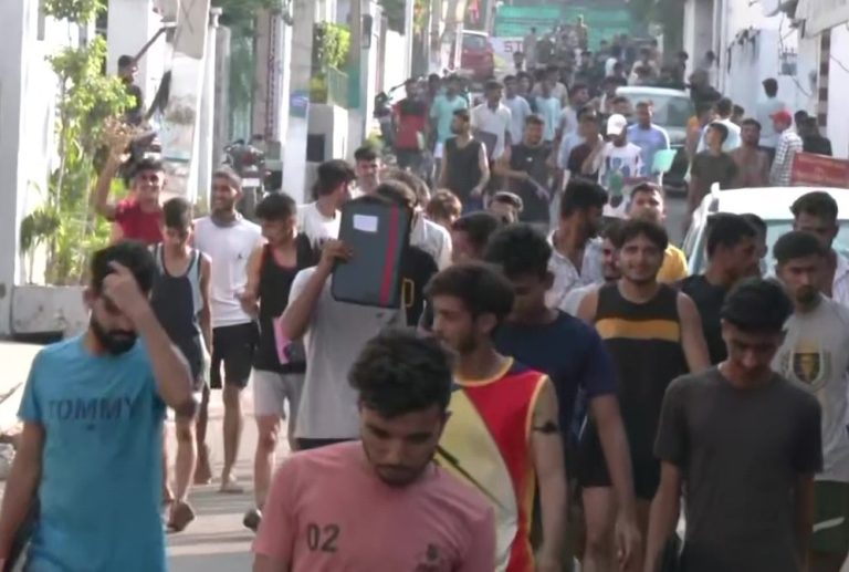 जम्मू-कश्मीर : सुंजवान क्षेत्र में अग्निवीर भर्ती रैली निकाली गई