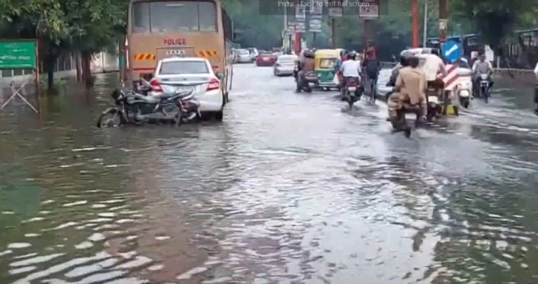 यूपी के 18 जिलों में 1370 गांव बाढ़ से प्रभावित, सीएम योगी करेंगे दौरा