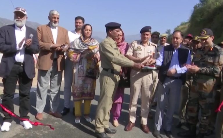 जम्मू-कश्मीर : राजौरी में सीमा सड़क संगठन के तहत 4 मेगा परियोजनाओं का किया गया उद्घाटन