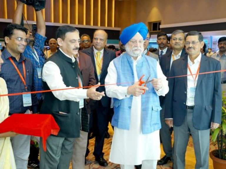 Minister Hardeep Singh inaugurates Delhi Metro’s Exhibition in Kochi