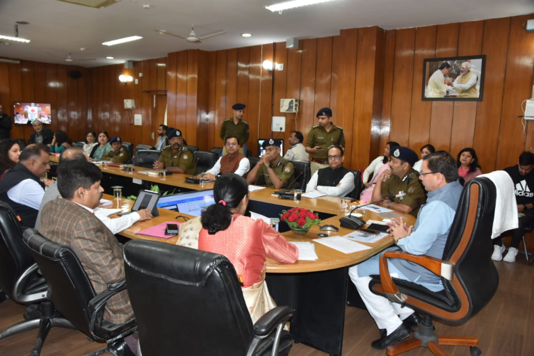 उत्तराखंड: CM धामी ने कानून व्यवस्था की स्थिति और महिला सुरक्षा की समीक्षा बैठक की अध्यक्षता की