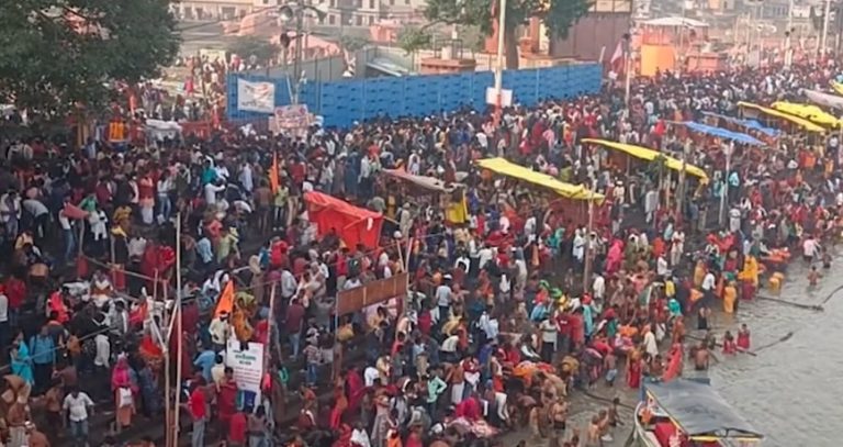 उप्र : अयोध्या के परिक्रमा मेले में भगदड़, दर्जन भर घायल, एक की हालत गंभीर