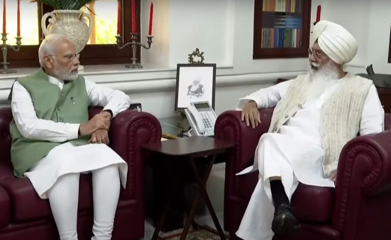 पंजाब : PM मोदी ने बाबा गुरिंदर सिंह ढिल्लों से की मुलाकात