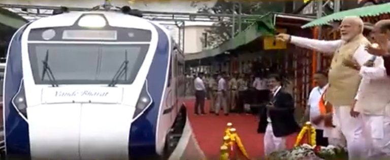 पीएम मोदी ने चेन्नई-मैसुरु वंदे भारत एक्सप्रेस को दिखाई हरी झंडी