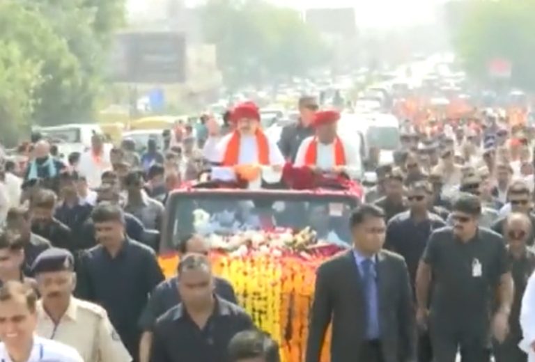 गुजरात : केंद्रीय गृहमंत्री अमित शाह और सीएम भूपेंद्र पटेल ने किया रोड शो