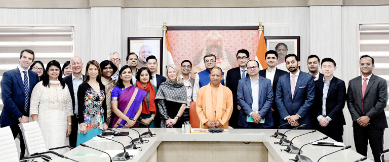 उप्र: सीएम योगी ने  ऑस्ट्रेलिया से आए निवेशकों के एक प्रतिनिधिमंडल के साथ बैठक की