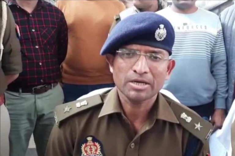 मथुरा: 1.5 लाख रु नकली नोट के साथ पुलिस ने 3 को किया गिरफ़्तार