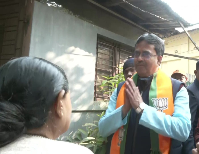 त्रिपुरा: सीएम माणिक साहा ने घर-घर जाकर किया चुनाव प्रचार