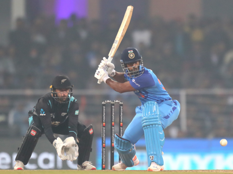 IND vs NZ 2nd T20I: 239 गेंदों में नहीं लगा एक भी छक्का