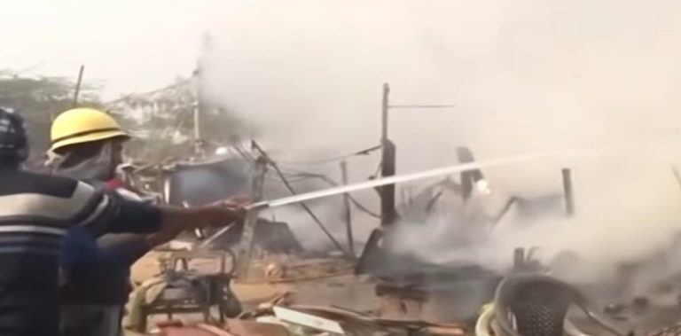 गुरुग्राम के घसोला गांव में लगी भीषण आग