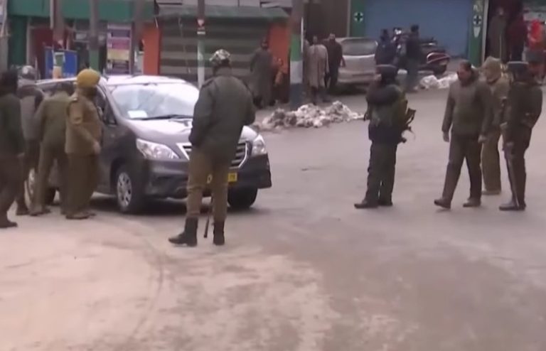 जम्मू-कश्मीर : बडगाम में सुरक्षाबलों और आतंकियों के बीच मुठभेड़ में दो ढेर