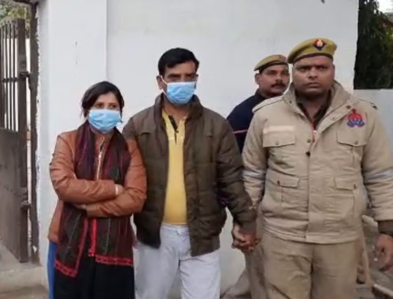 उप्र : हनीट्रैप में फंसाकर डॉक्टर से पैसे वसूलने का मामला