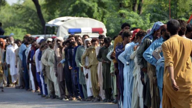 पाकिस्तान पर एक और संकट गहराया