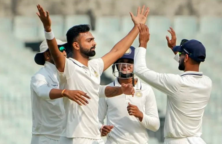 सौराष्ट्र ने बंगाल को 9 विकेट से हराकर दूसरी बार जीता रणजी ट्रॉफी का खिताब