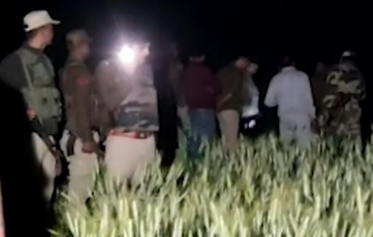 जम्मू-कश्मीर : हीरानगर IB पर सन्याल पुलिस चौकी के पास IED धमाके से दहशत में स्थानीय लोग