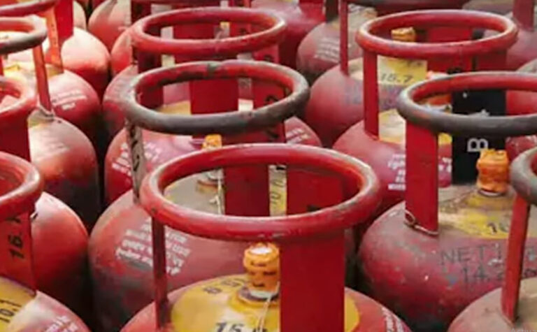 दिल्ली : आज से सस्ता हुआ कमर्शियल LPG सिलेंडर