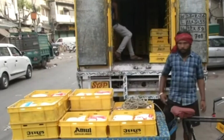 गुजरात : नए वित्त वर्ष में अमूल ने दिया ग्राहकों को झटका, फिर बढ़े दूध के दाम