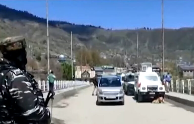 जम्मू-कश्मीर : बारामूला में 2 आतंकवादी पुलिस हिरासत से फरार