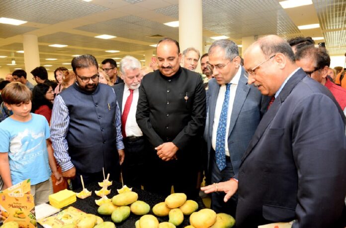 Moscow: Mos Dinesh Pratap Singh & Ambassador Pavan Kapoor participated in the inauguration of the Indian Mango Festival 'Aamrus'