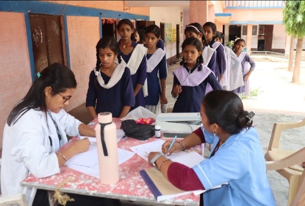 बिहार: REC की सीएसआर पहल ‘डॉक्टर आपके द्वार’ के अंतर्गत बिहिया गांव में हैल्थ चेकअप कैम्प लगाया गया बिहार: REC की सीएसआर पहल ‘डॉक्टर आपके द्वार’ के अंतर्गत बिहिया गांव में हैल्थ चेकअप कैम्प लगाया गया