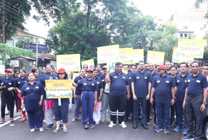 GAIL Vihar, Sector 23-Noida residents organized a Prabhat Pheri as a part of Swachhta Pakhwada GAIL Vihar, Sector 23-Noida residents organized a Prabhat Pheri as a part of Swachhta Pakhwada