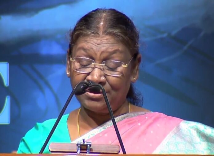 नई दिल्ली: राष्ट्रपति मुर्मू ने प्रगति मैदान में पुस्तकालय महोत्सव को किया संबोधित नई दिल्ली: राष्ट्रपति मुर्मू ने प्रगति मैदान में पुस्तकालय महोत्सव को किया संबोधित