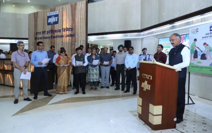 CMD BHEL Dr. Nalin Shinghal administered the 'Swachhata Pledge' to the company's employees