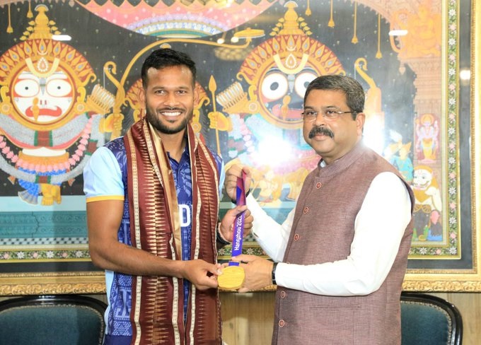 Union Minister Dharmendra Pradhan met Indian hockey player Amit Rohidas Union Minister Dharmendra Pradhan met Indian hockey player Amit Rohidas