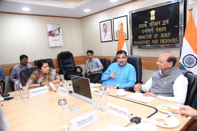 Union Minister Nitin Gadkari reviewed the progress of ongoing National Highway projects in the state of Delhi Union Minister Nitin Gadkari reviewed the progress of ongoing National Highway projects in the state of Delhi
