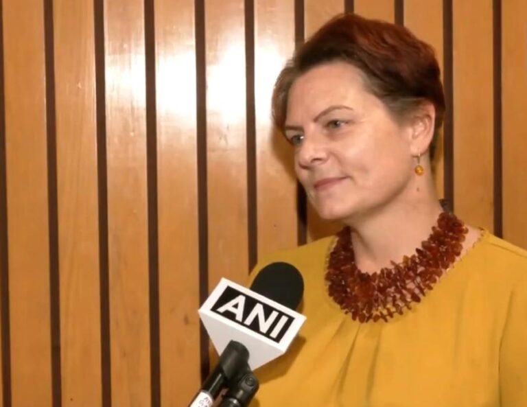 Main keh sakti hoon ki yeh dictionary hamari dosti ka nishaan hai- Diana Mickeviciene