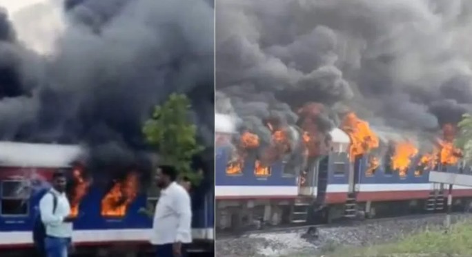Maharashtra: Train going from Ahmednagar to Ashti catches fire Maharashtra: Train going from Ahmednagar to Ashti catches fire