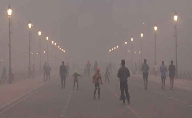 Delhi Air Quality continues to be in the ‘Severe’ category