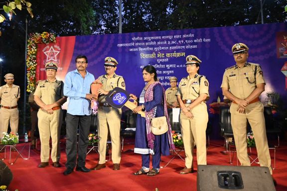 Nagpur Police returns items worth ₹3.78 Cr. to approx. 1100 victims- Dy. CM Fadnavis
