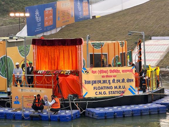Kashi: Inaugurated 2nd floating CNG dispensing station at Ravidas Ghat- Union Minister Puri