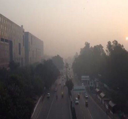 Delhi: Overall AQI persists in ‘very poor’ category